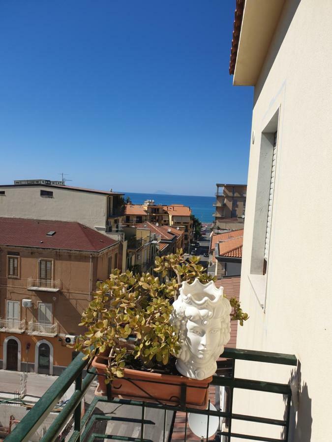 I Mori In Campidoglio Affitta Camere SantʼAgata di Militello Exterior foto